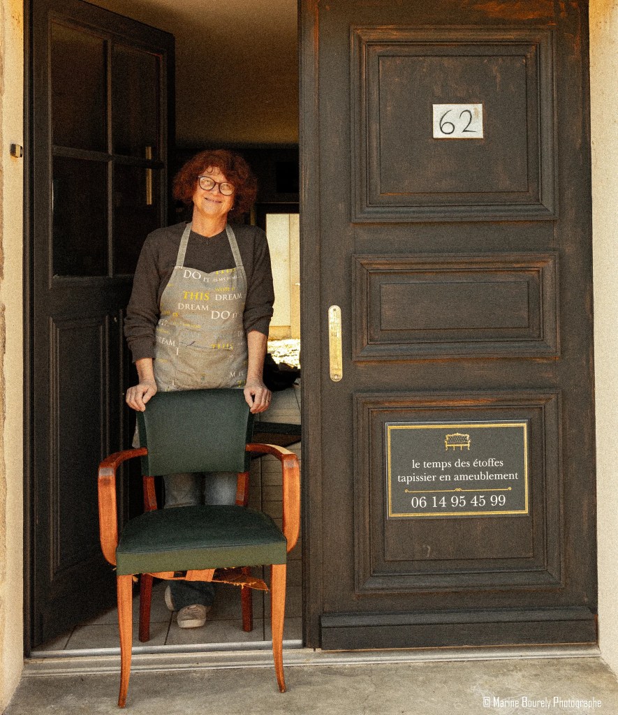 Photo le temps des étoffes tapissière d'ameublement Marine Bourely photographe annecy aix les bains rumilly chanaz