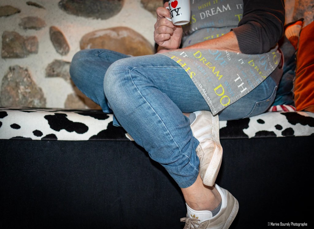 Photo le temps des étoffes tapissière d'ameublement Marine Bourely photographe annecy aix les bains rumilly chanaz