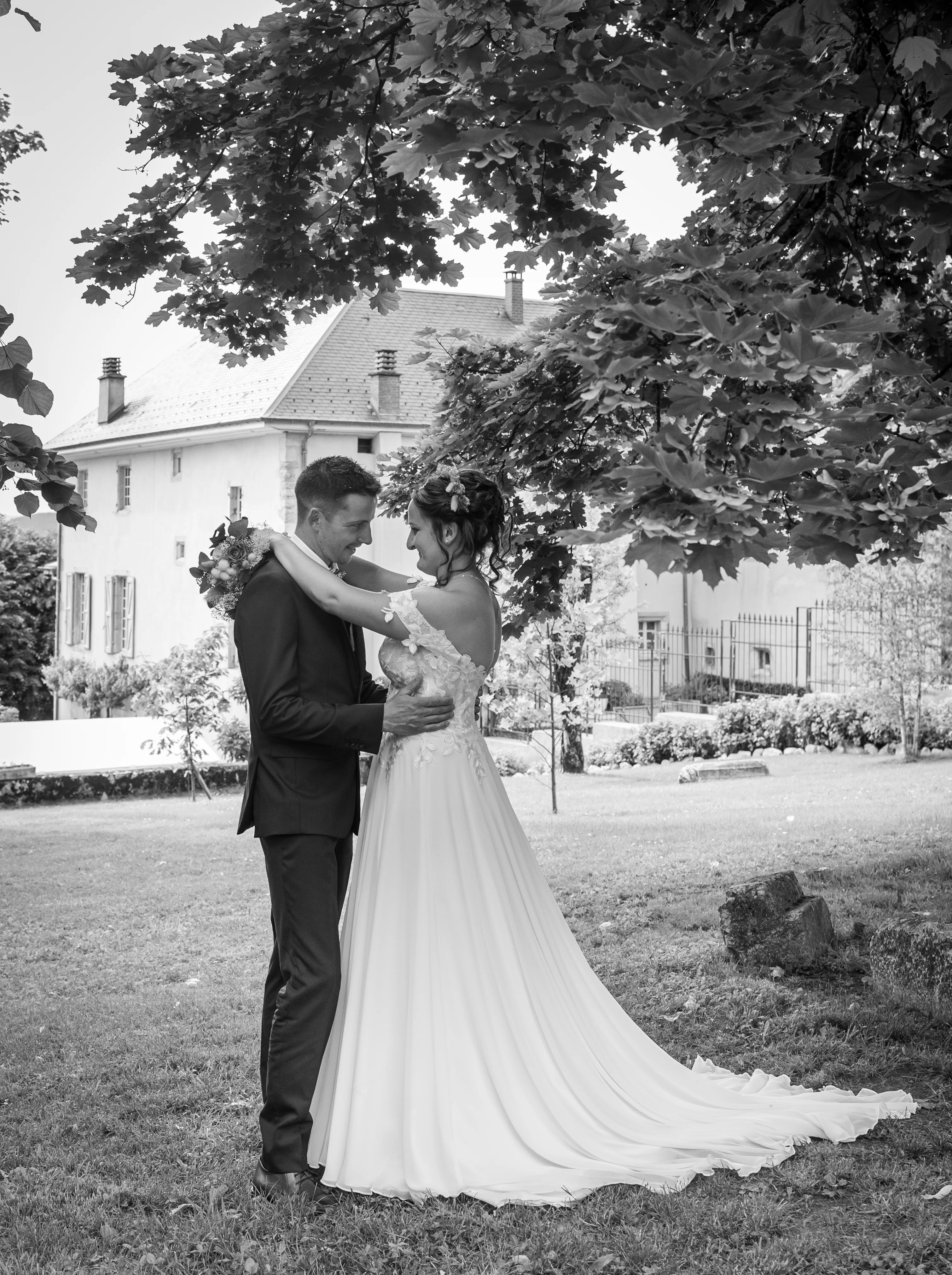 Mariage chateau saint offenge vers Aix les Bains photographiée par Marine Bourely Photographe