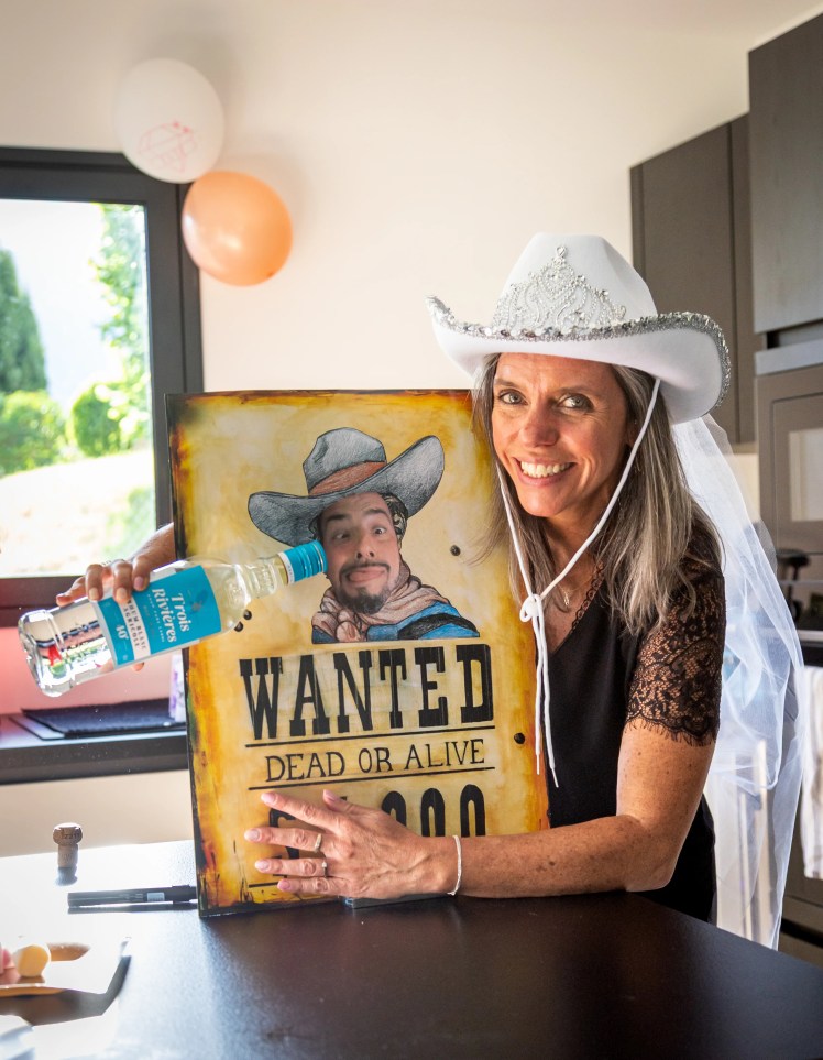 evjf portrait future marié photographié par Marine Bourely Photographe