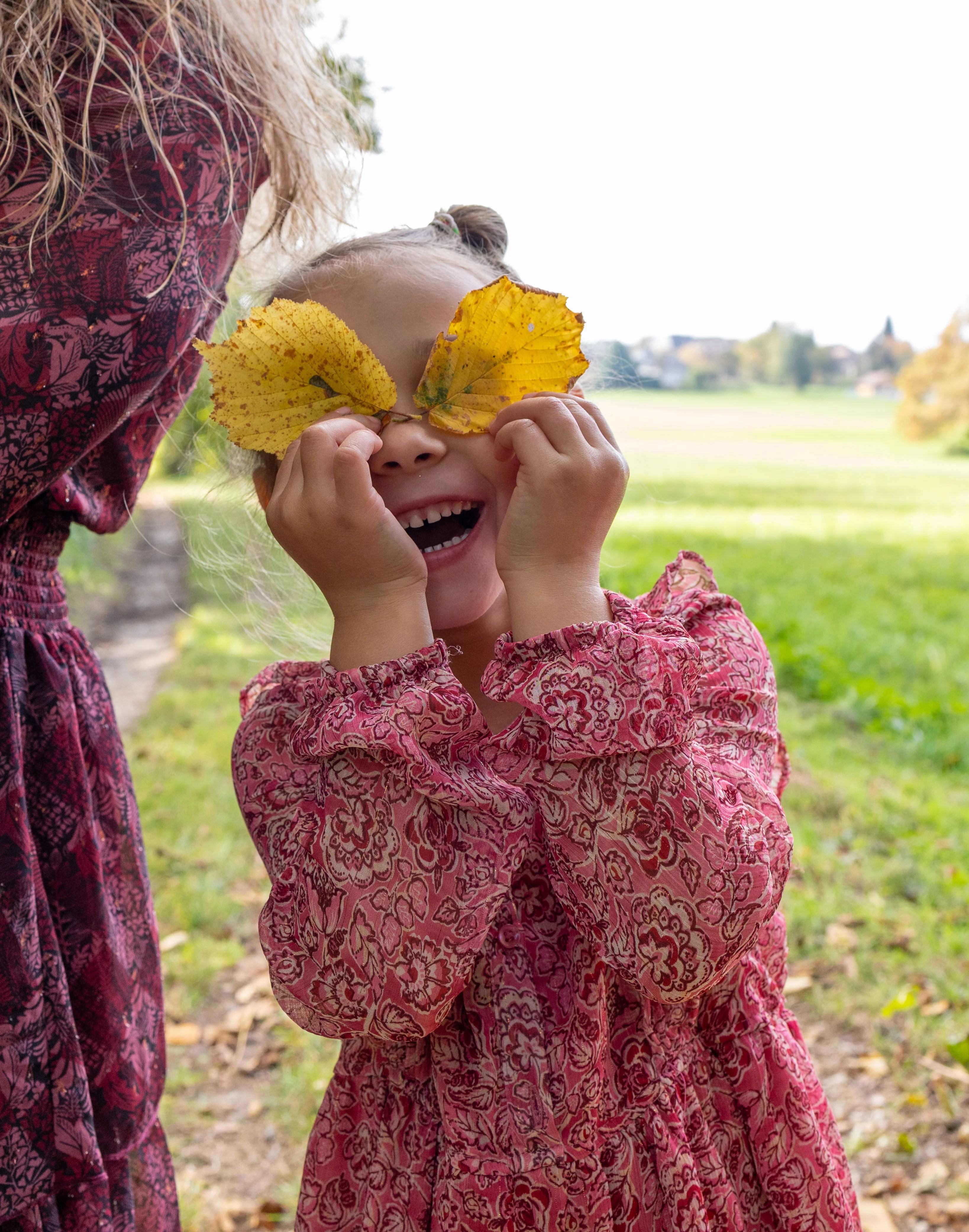 portrait enfant jeux photographié par Marine Bourely photographe